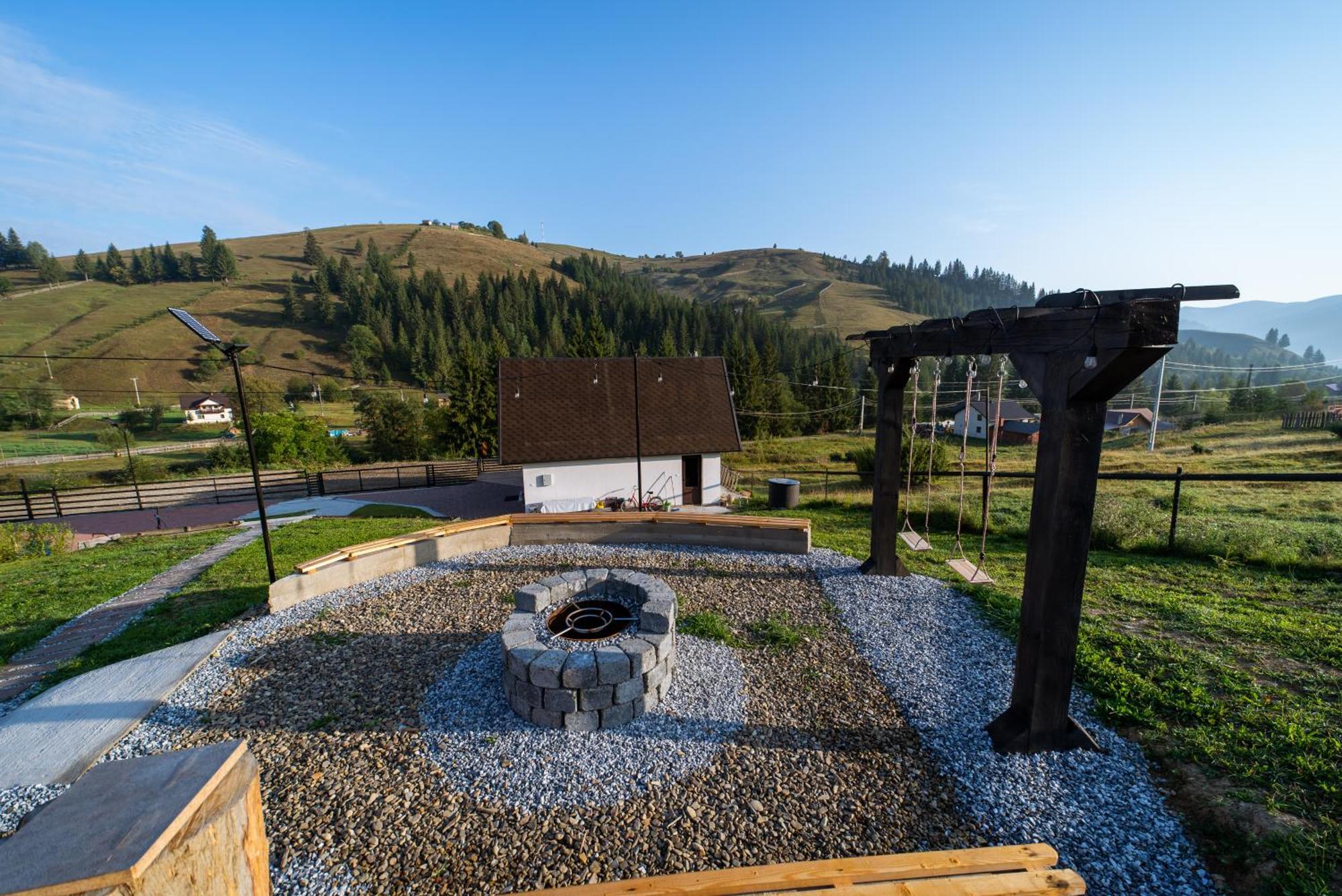 A Pisc Hotel Vatra Moldoviţei Екстериор снимка