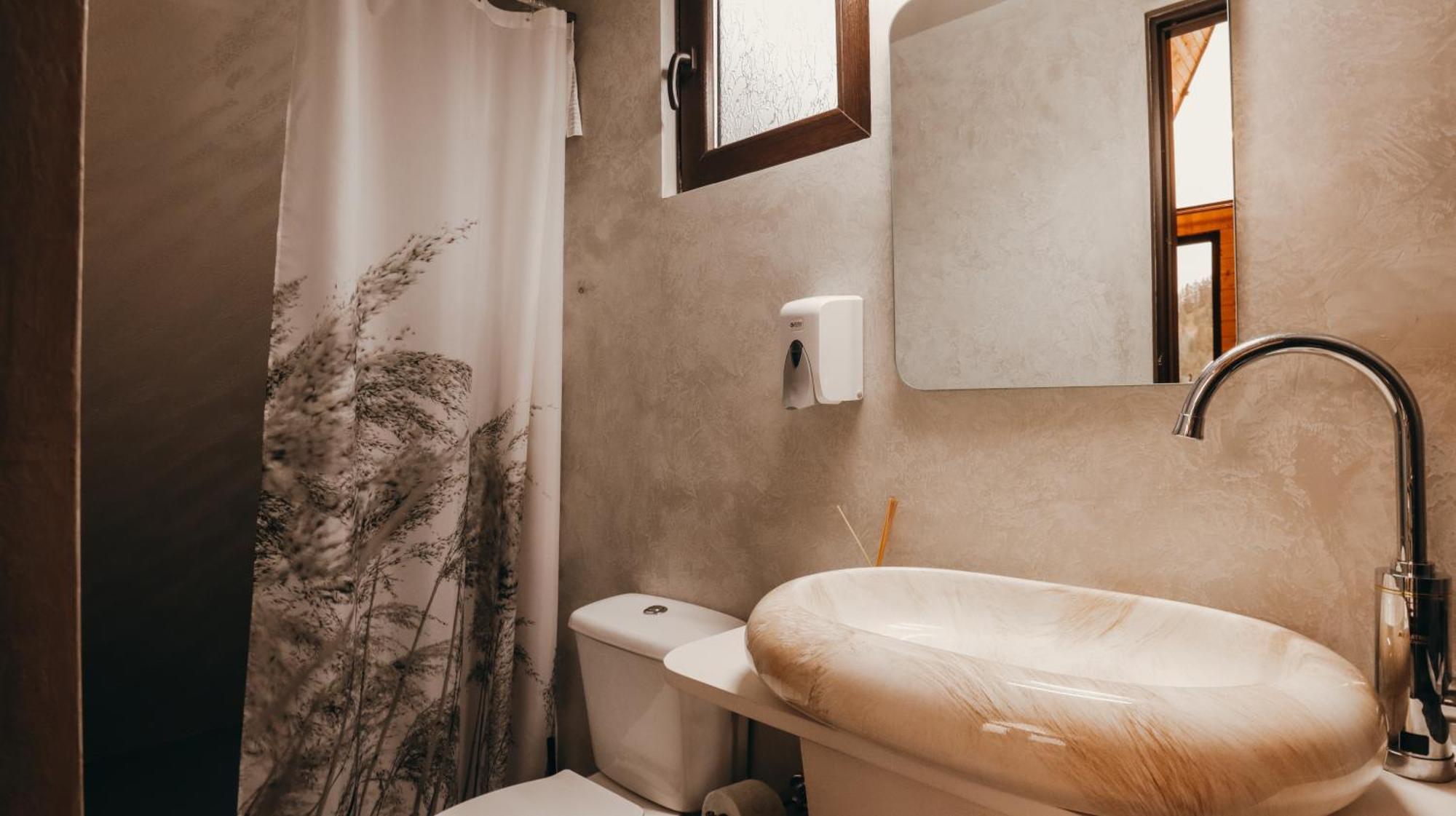 A Pisc Hotel Vatra Moldoviţei Екстериор снимка